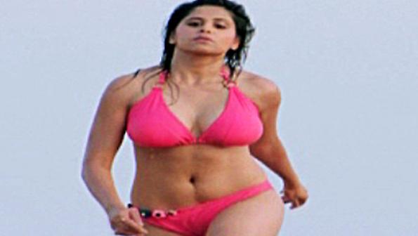 Sai Tamhankar Hot Photo