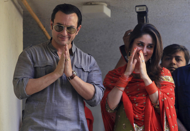 Saif Ali Khan And Kareena Kapoor Kissing