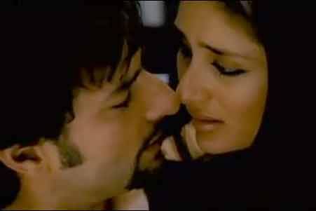 Saif Ali Khan And Kareena Kapoor Kissing In Kurbaan