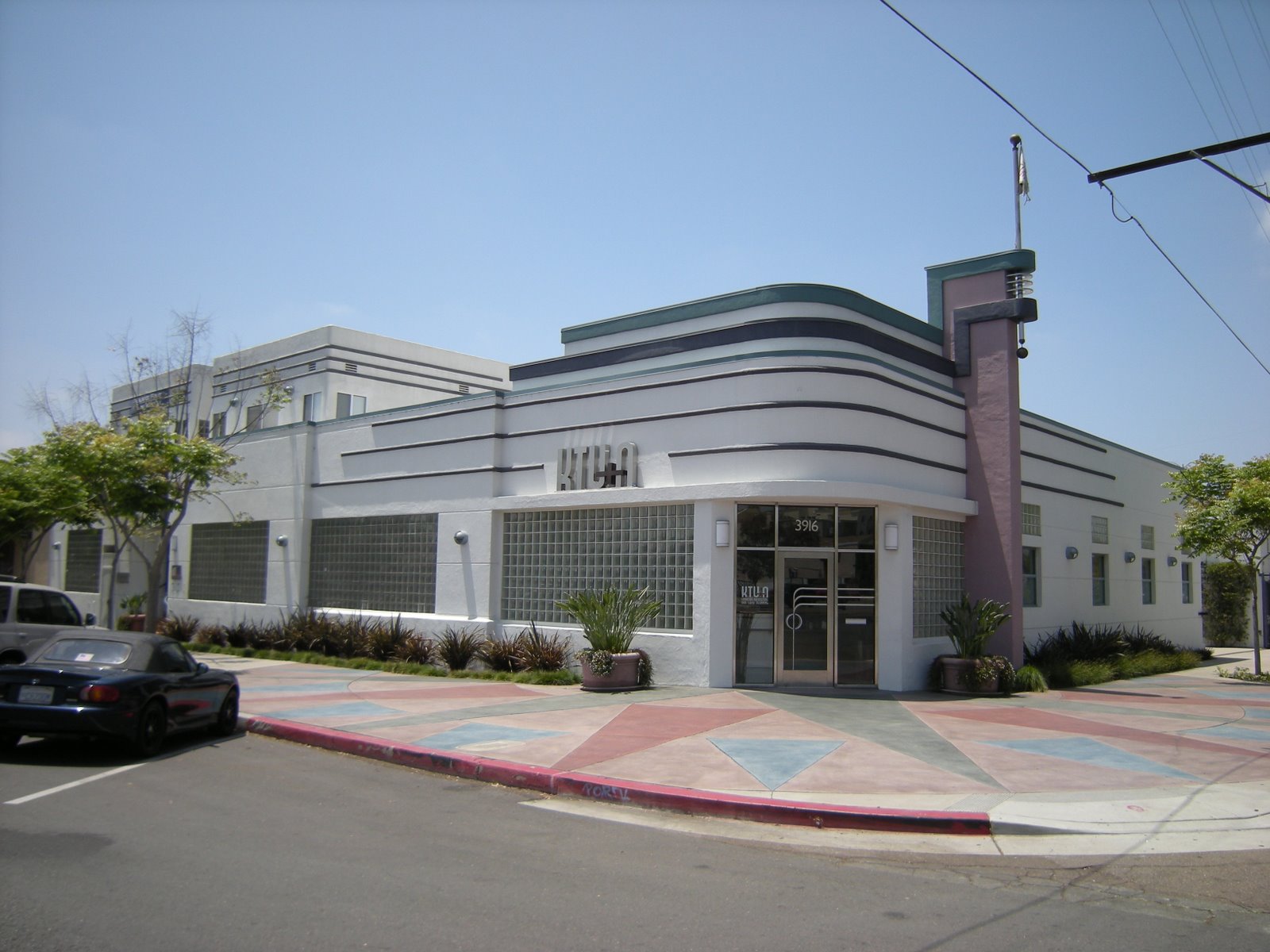 Streamline Moderne Interiors