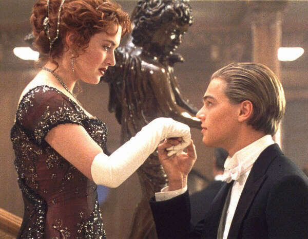 Titanic Movie Jack And Rose Kiss