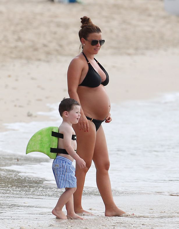 Victoria Beckham Pregnant Beach