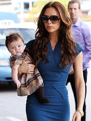 Victoria Beckham Pregnant Belly Harper