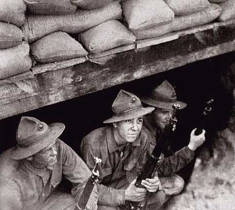 World War 1 Soldiers In Trenches